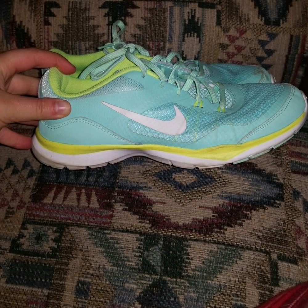 Nike Tennis Shoes